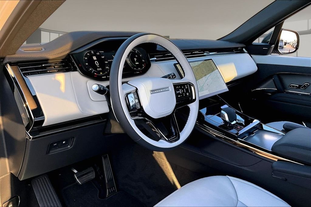 New 2026 BORASCO GREY Land Rover Dynamic SE image 7