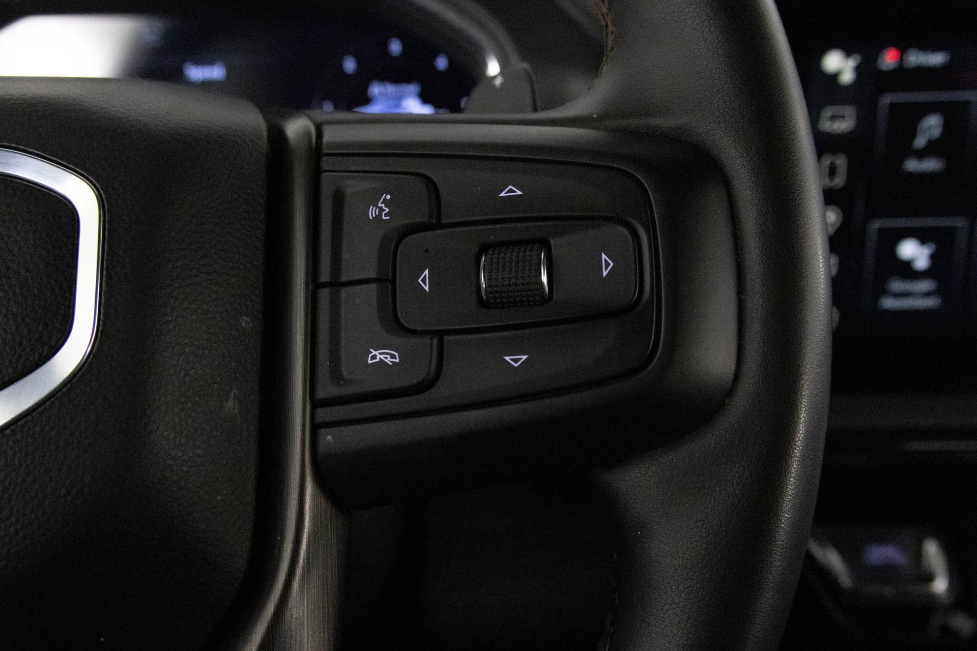 2024 GMC SIERRA - Image 28