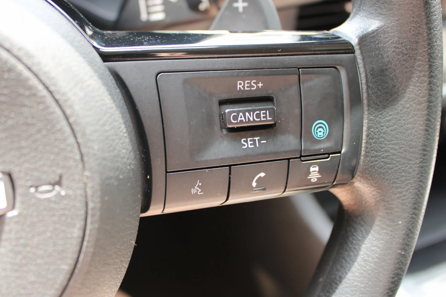 Used 2023 Super Black Nissan FWD SV image 41