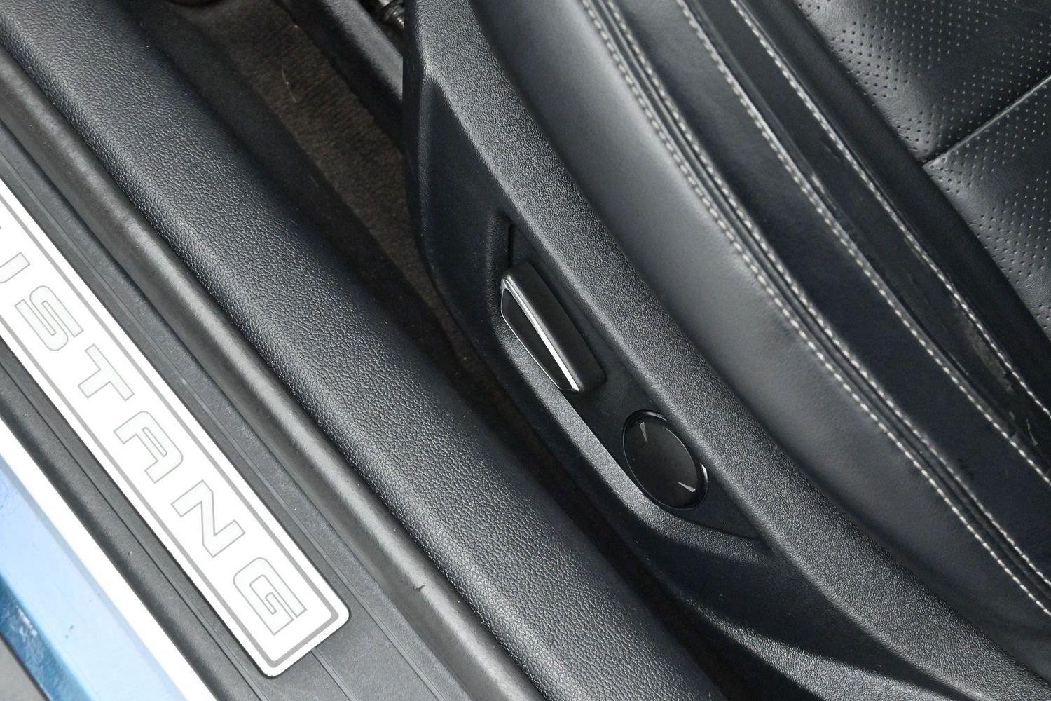 Used 2015 Oxford White Ford GT Premium image 14