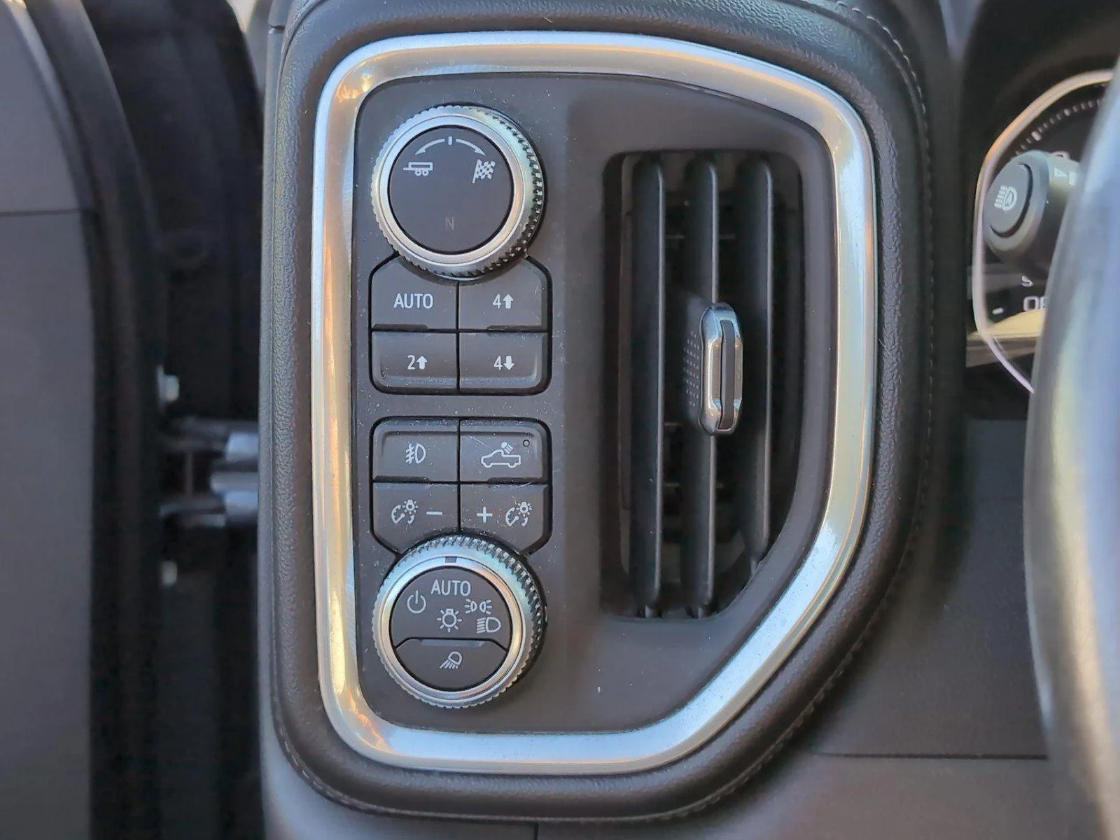 Used 2019 SATIN STEEL METALLIC GMC SLT image 30
