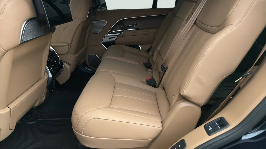 Used 2026 Blue Land Rover Autobiography image 18