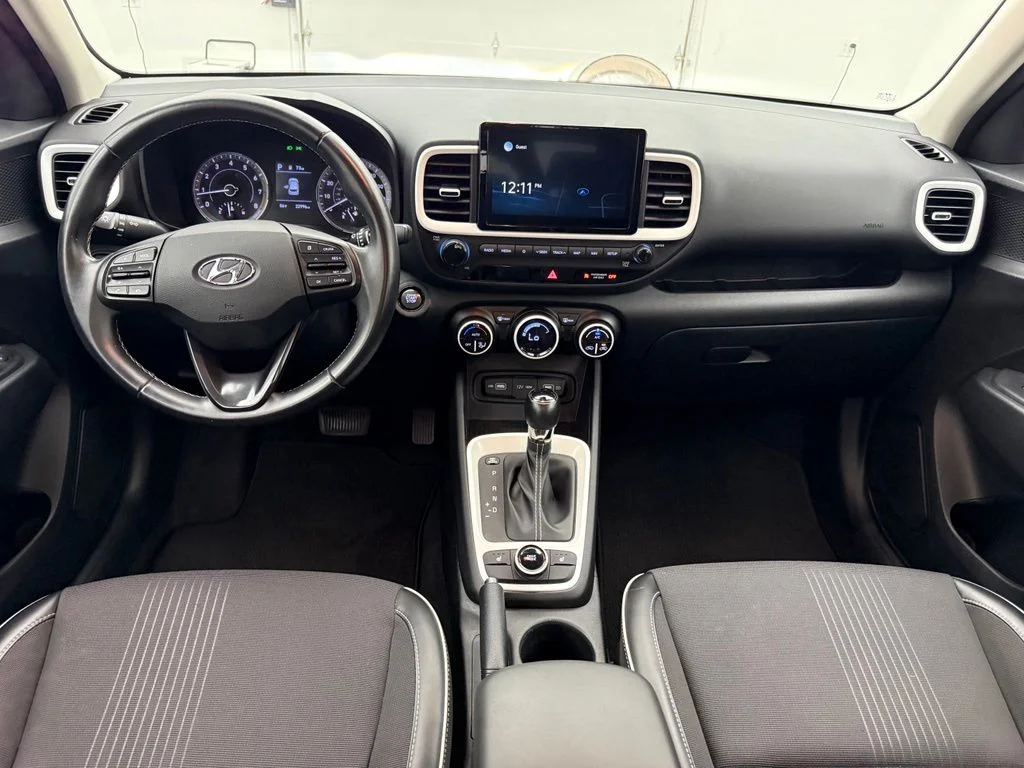 Used 2022 Red Hyundai Limited image 4