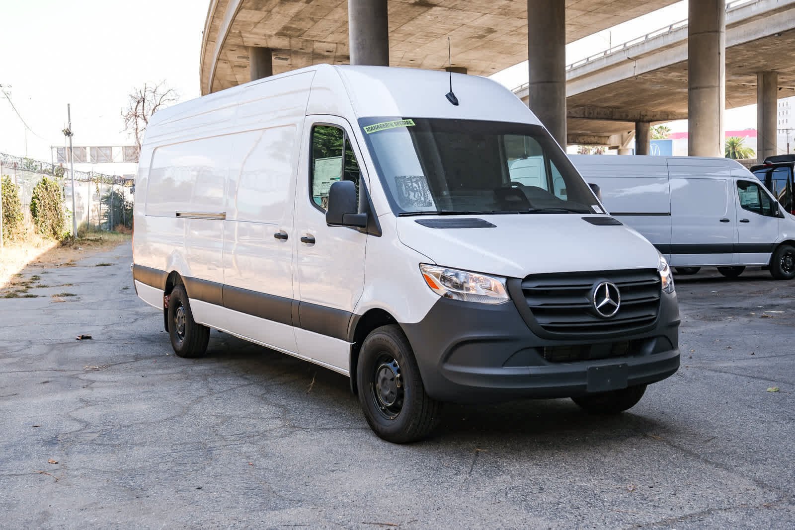 New 2026 Arctic White Mercedes-Benz Cargo 170ExtWB High Roof RWD 2.0L I4 Diesel Turbo image 4