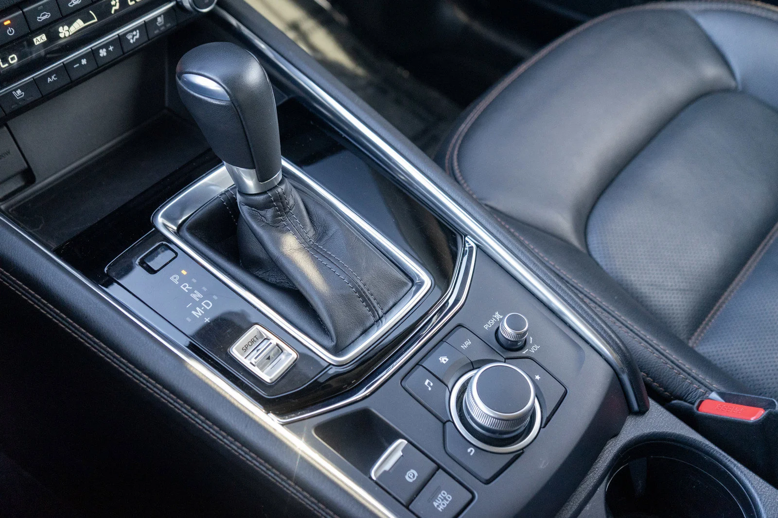 Used 2020 Snowflake White Pearl Mica Mazda Grand Touring image 23