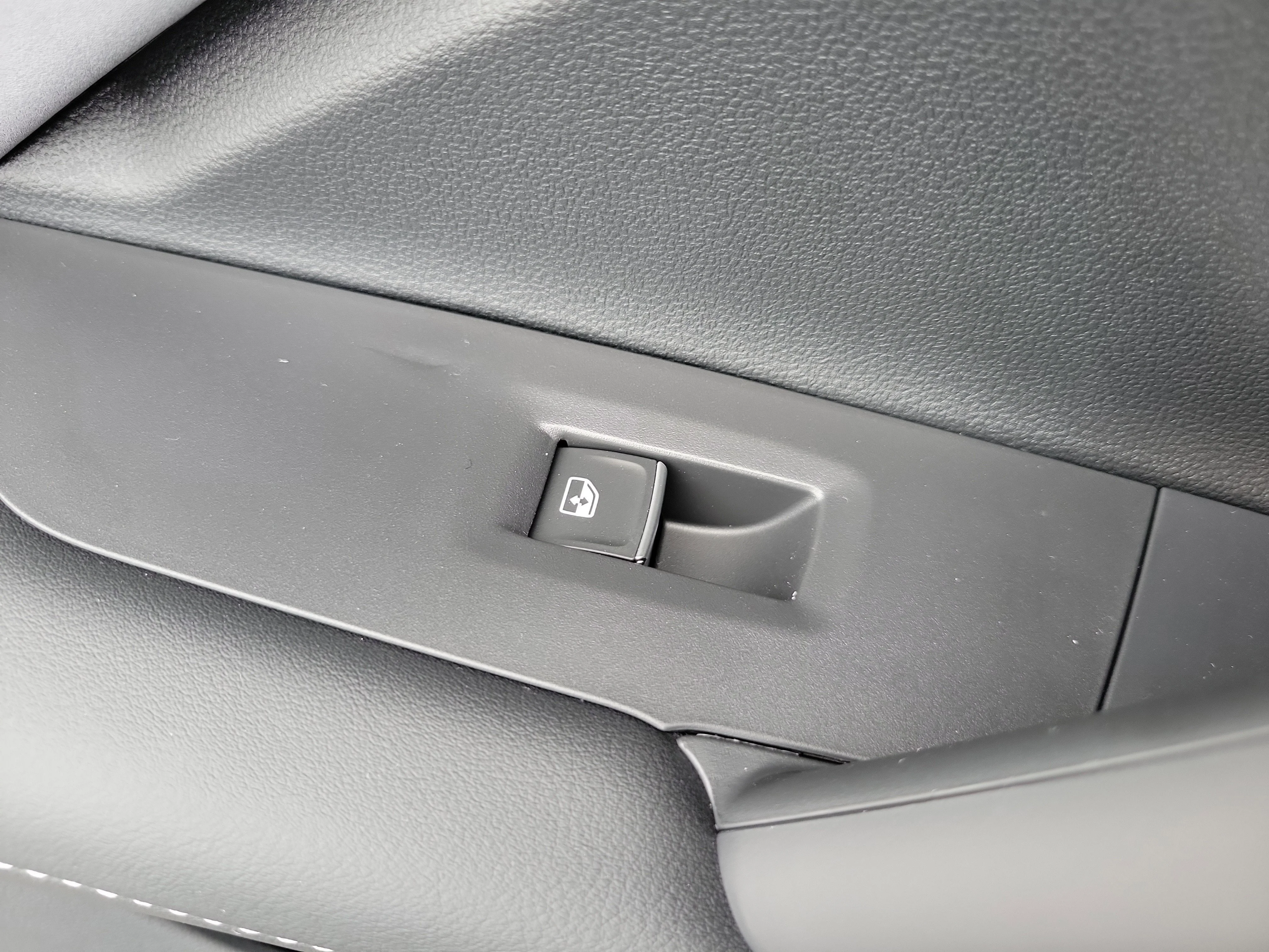 2026 Volkswagen Tiguan SE R-LINE BLACK - Photo 18