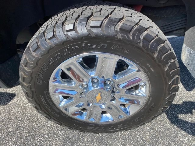 Used 2024 Red Chevrolet High Country image 45