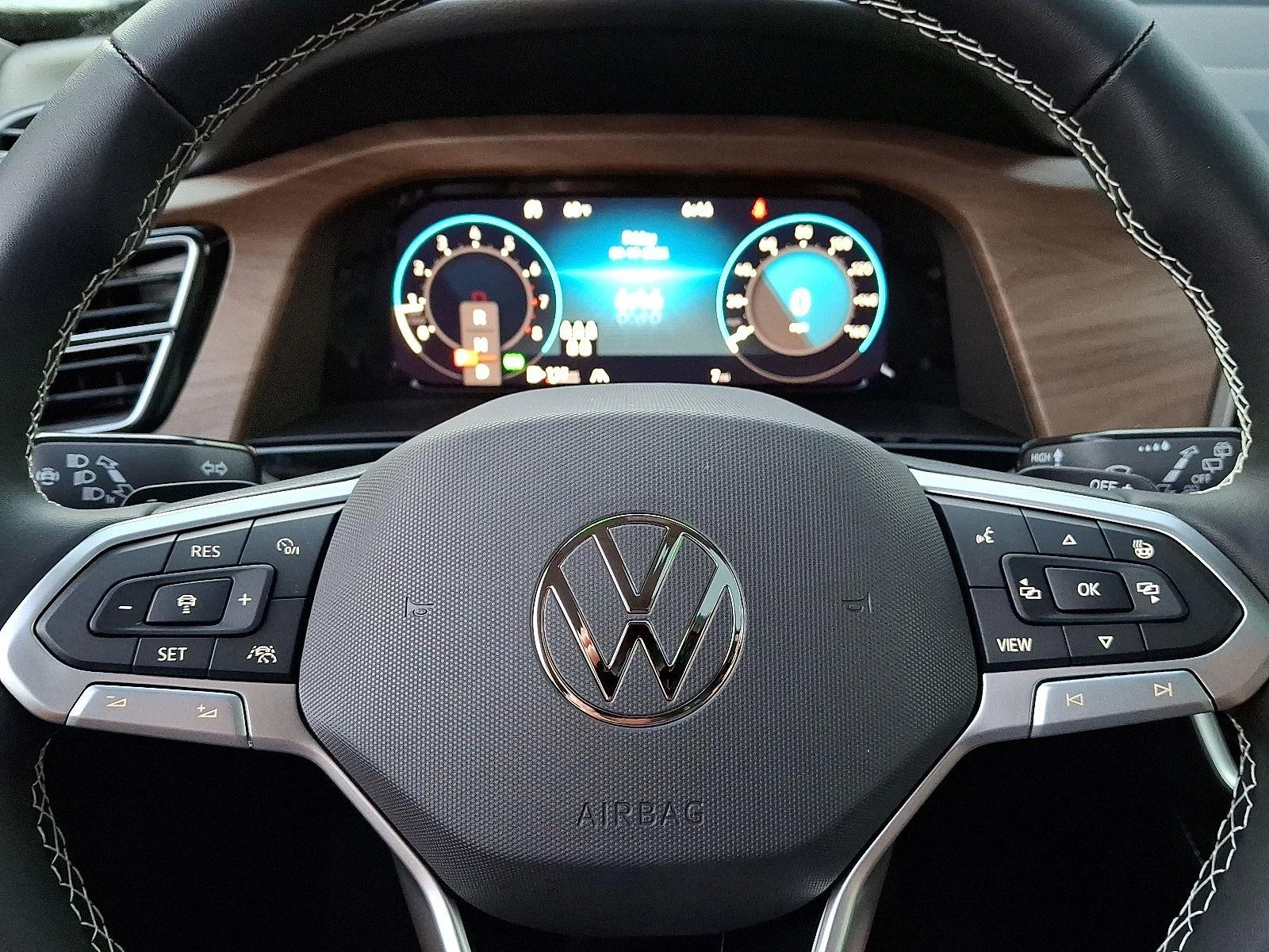 2026 Volkswagen Atlas SE w/Tech - Photo 17