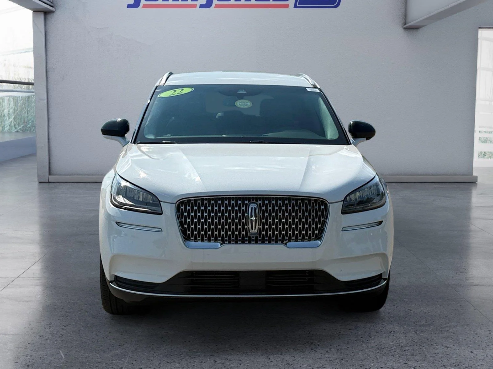 Used 2022 Pristine White Lincoln Standard image 8