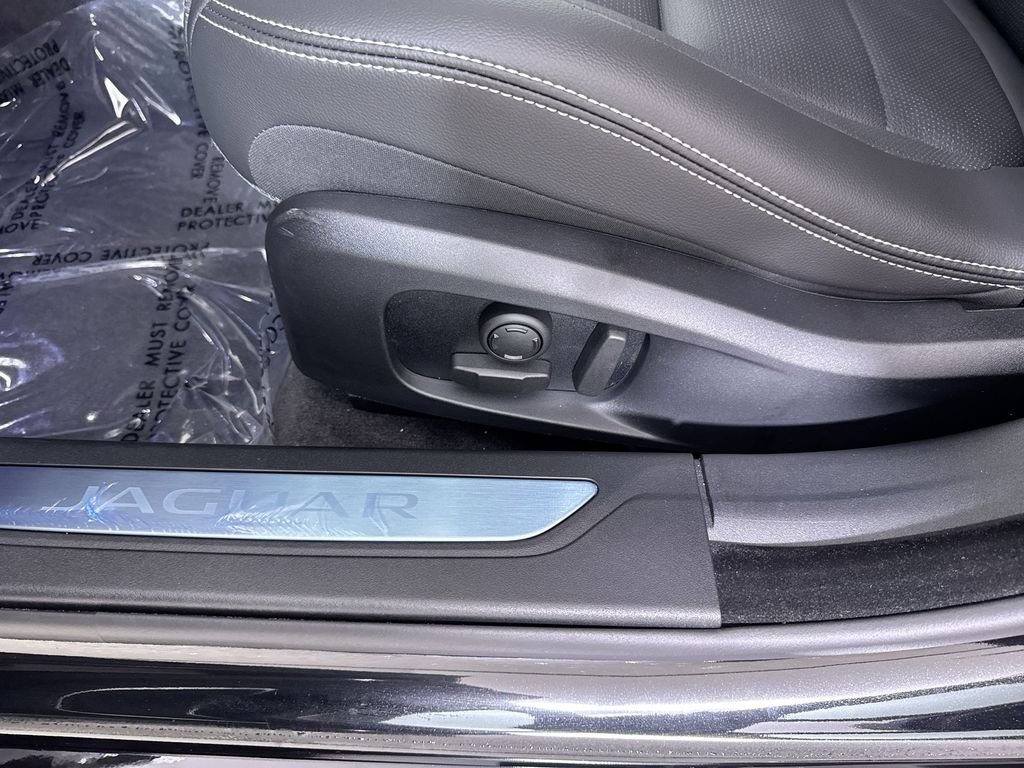 2024 Jaguar XF R-Dynamic SE - Photo 12