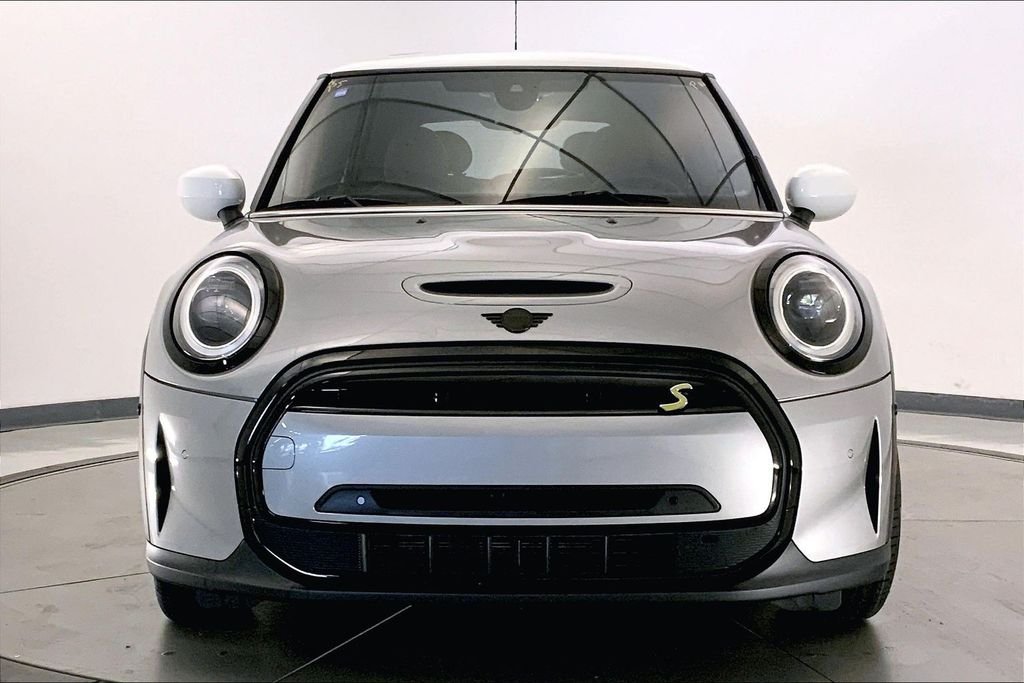 Certified 2023 MINI Hardtop 2 Door SE with VIN WMW13DJ07P2T81424 for sale in Cincinnati, OH