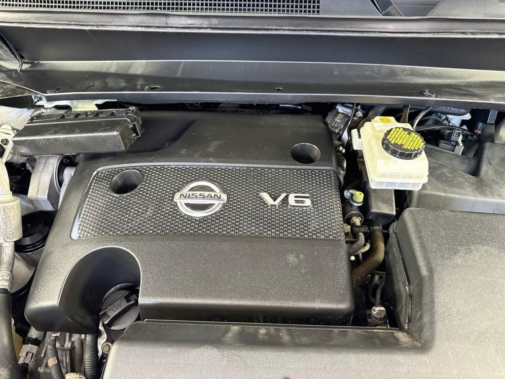 Used 2016 Pearl White Nissan Platinum image 44