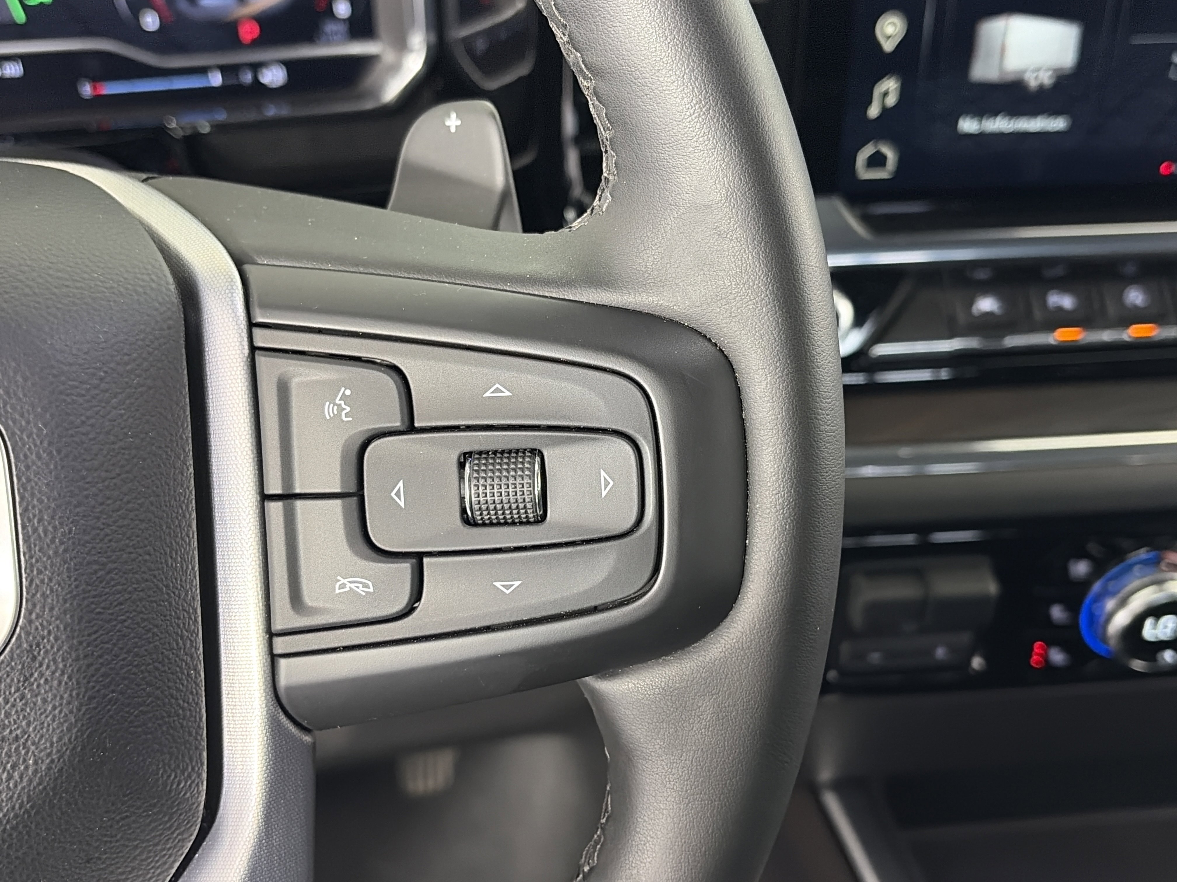 2024 GMC Sierra 1500 SLT - Photo 33