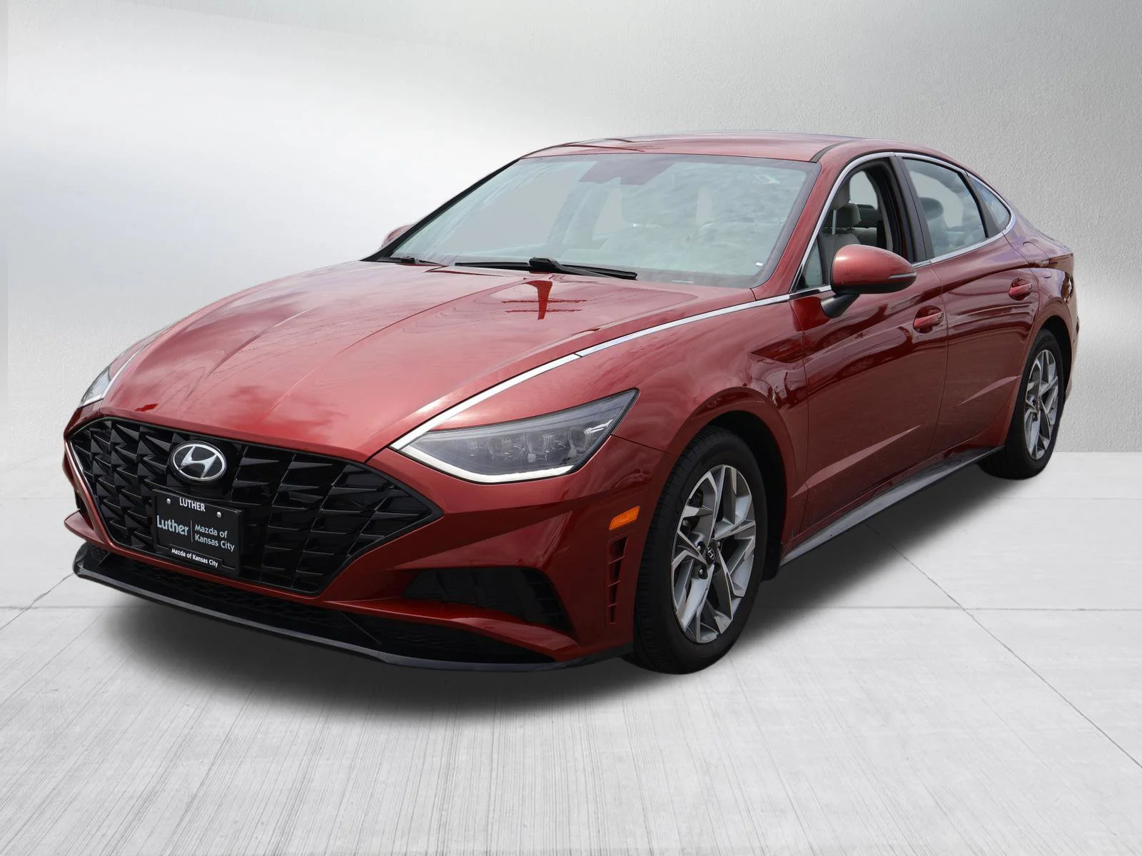 Used 2023 Ultimate Red Hyundai SEL image 3