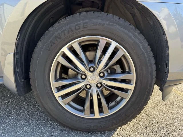 Used 2018 Gray INFINITI Base image 9