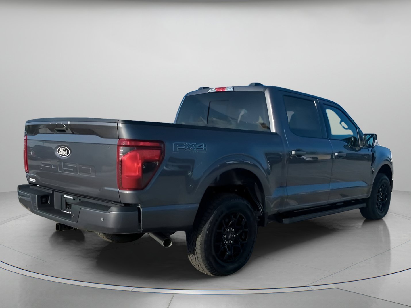 New 2026 Carbonized Gray Metallic Ford XLT image 25