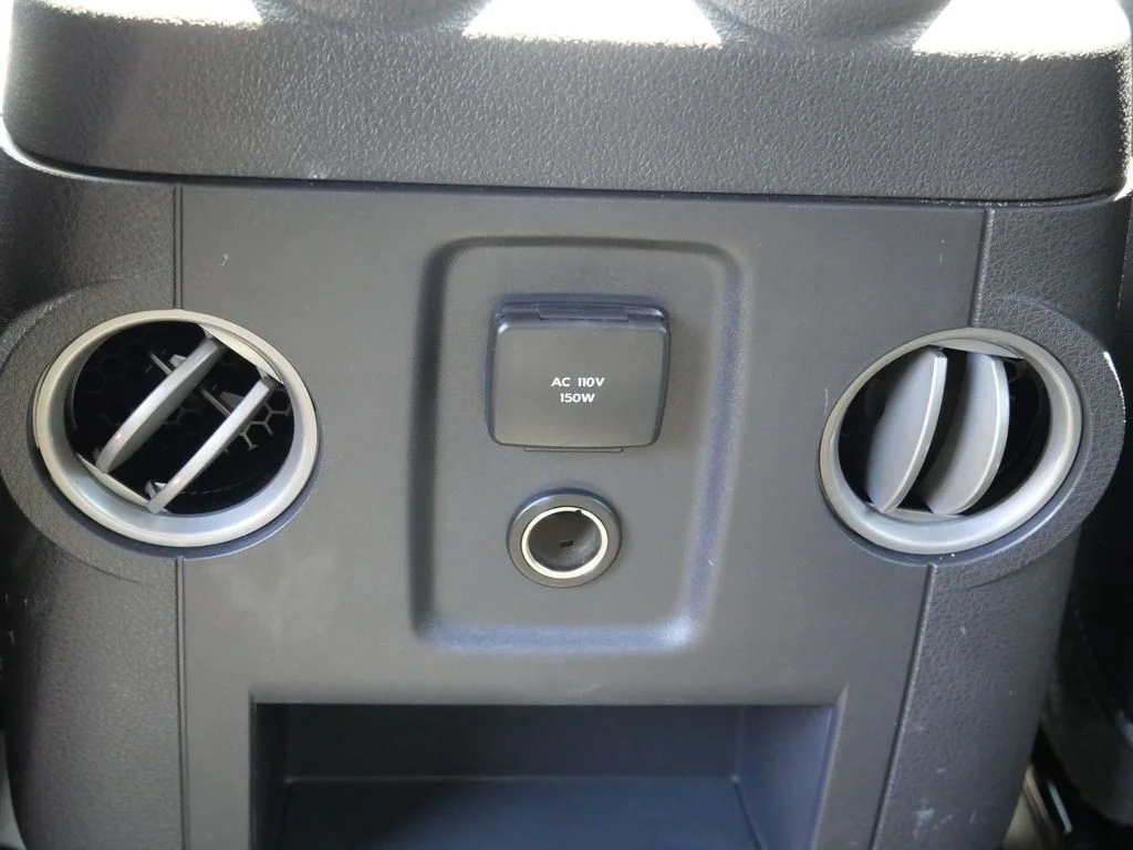 Used 2013 White Ford Lariat image 16