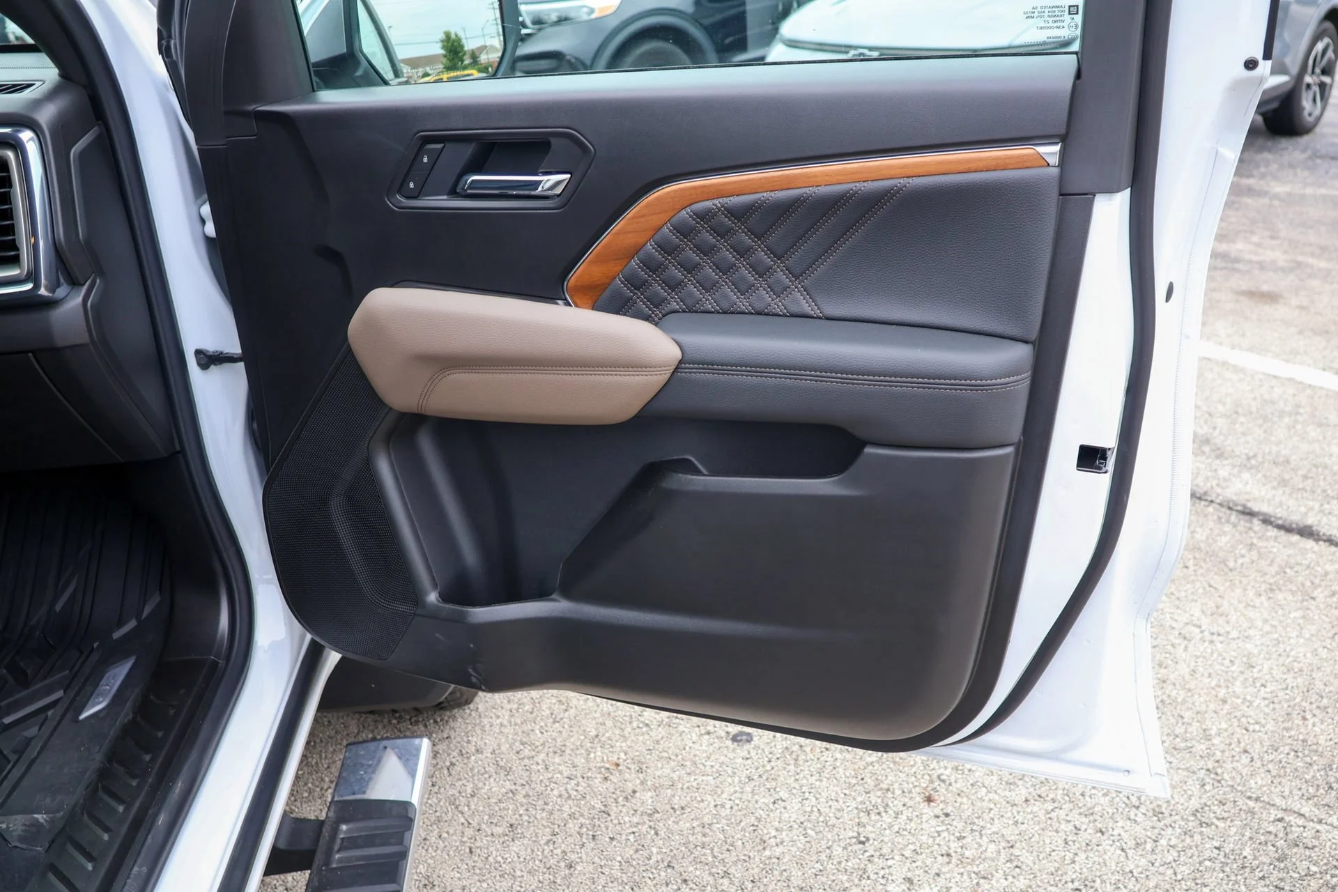 Used 2026 Summit White GMC Denali image 38