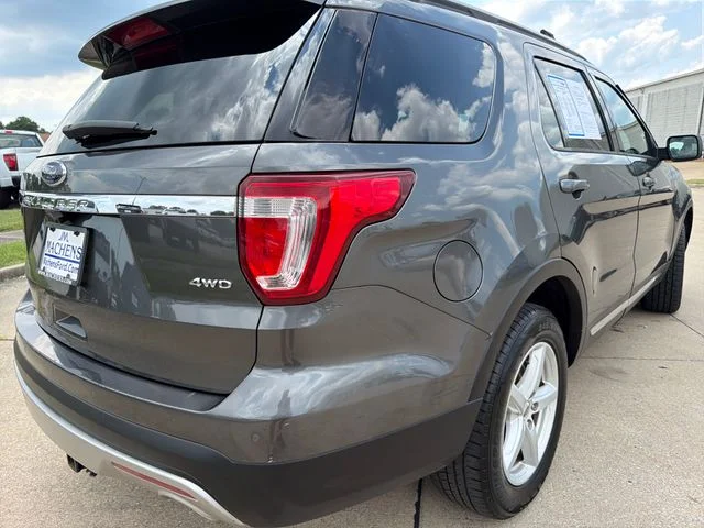 Used 2017 Gray Ford XLT image 7