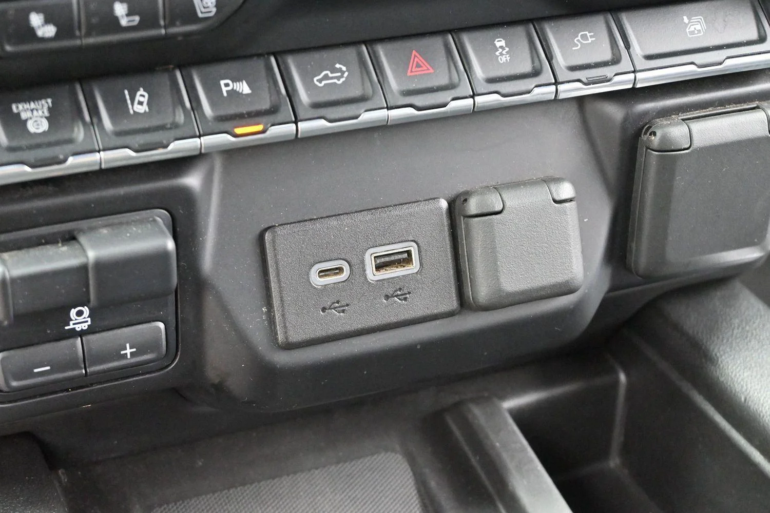 Used 2023 Northsky Blue Metallic Chevrolet High Country image 25