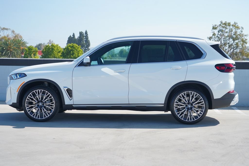 New 2026 Alpine White BMW sDrive40i image 4