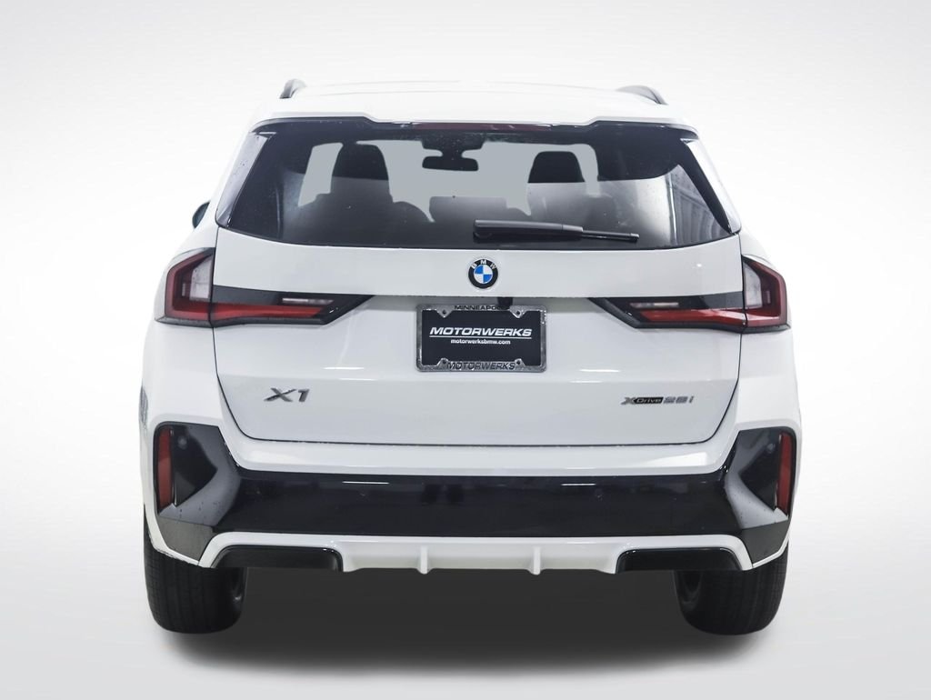 Used 2026 Alpine White BMW xDrive28i image 5