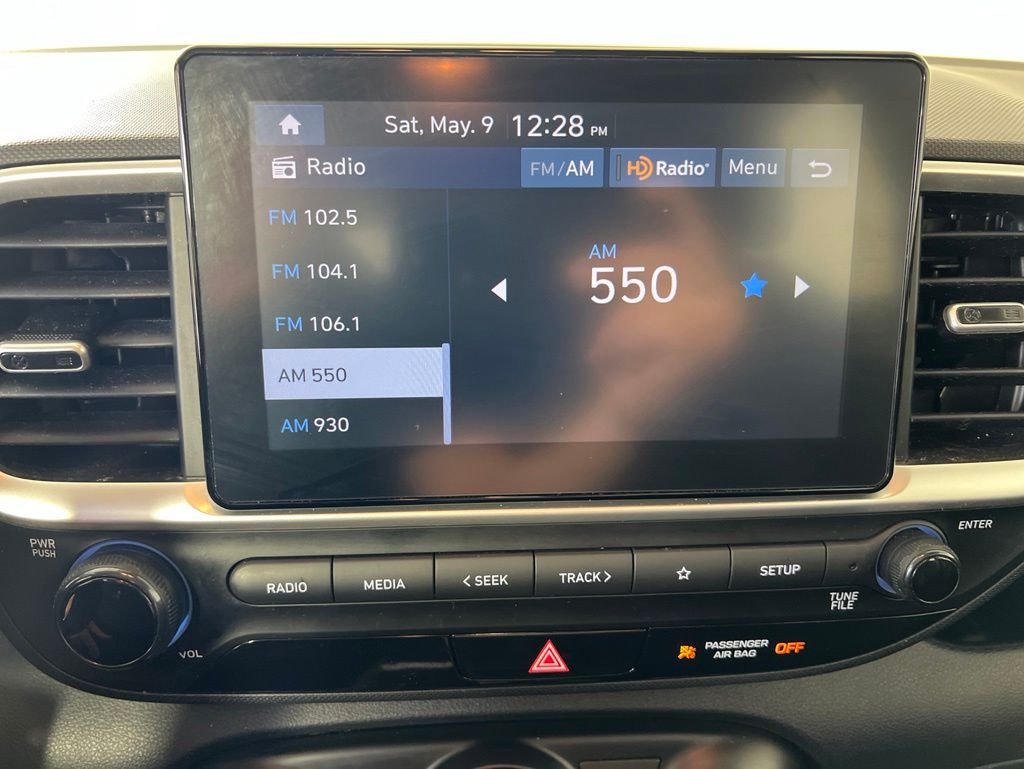 Used 2023 Green Hyundai SEL image 13