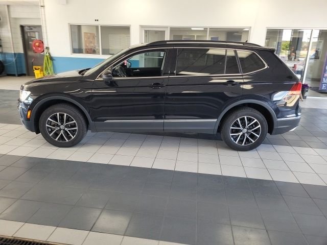 Used 2021 Deep Black Volkswagen 2.0T SE image 4