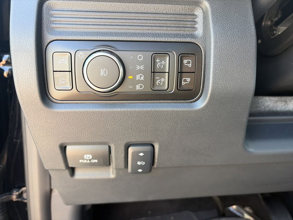 New 2026 Agate Black Metallic Ford F-350® Lariat® image 21