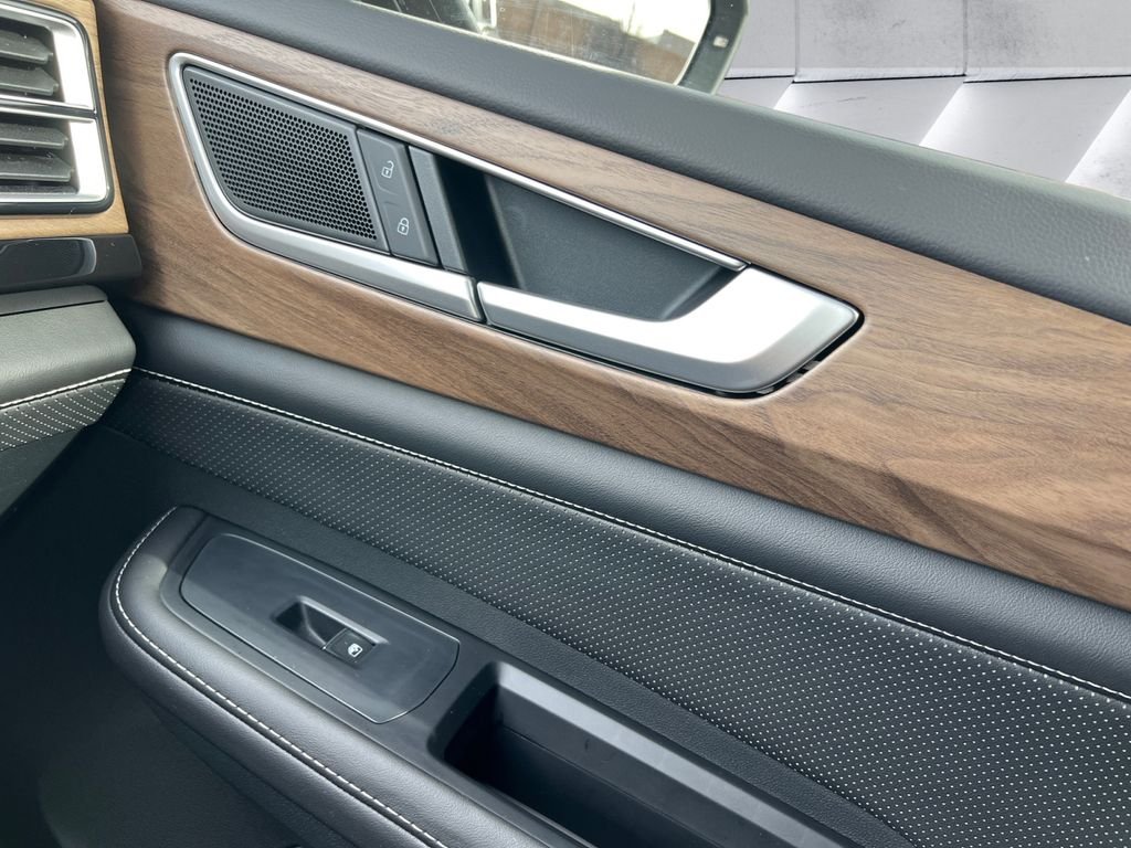 2025 Volkswagen Atlas SE - Photo 15