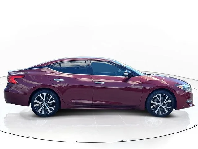 Used 2017 Red Nissan 3.5 SV image 4