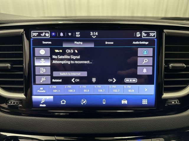 Used 2025 Black Chrysler Select image 16