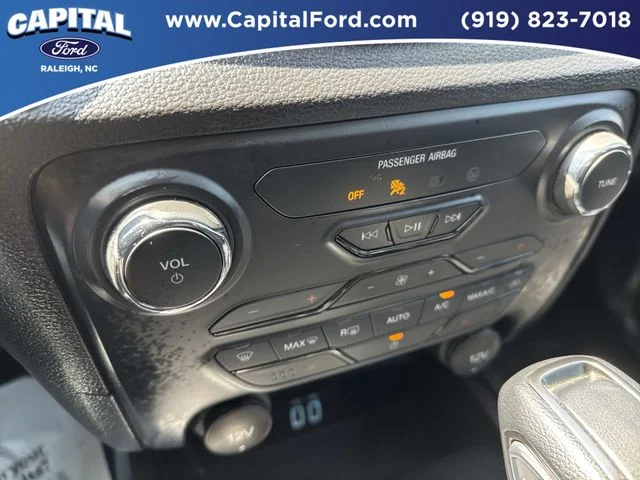Used 2023 Gray Ford XLT image 29