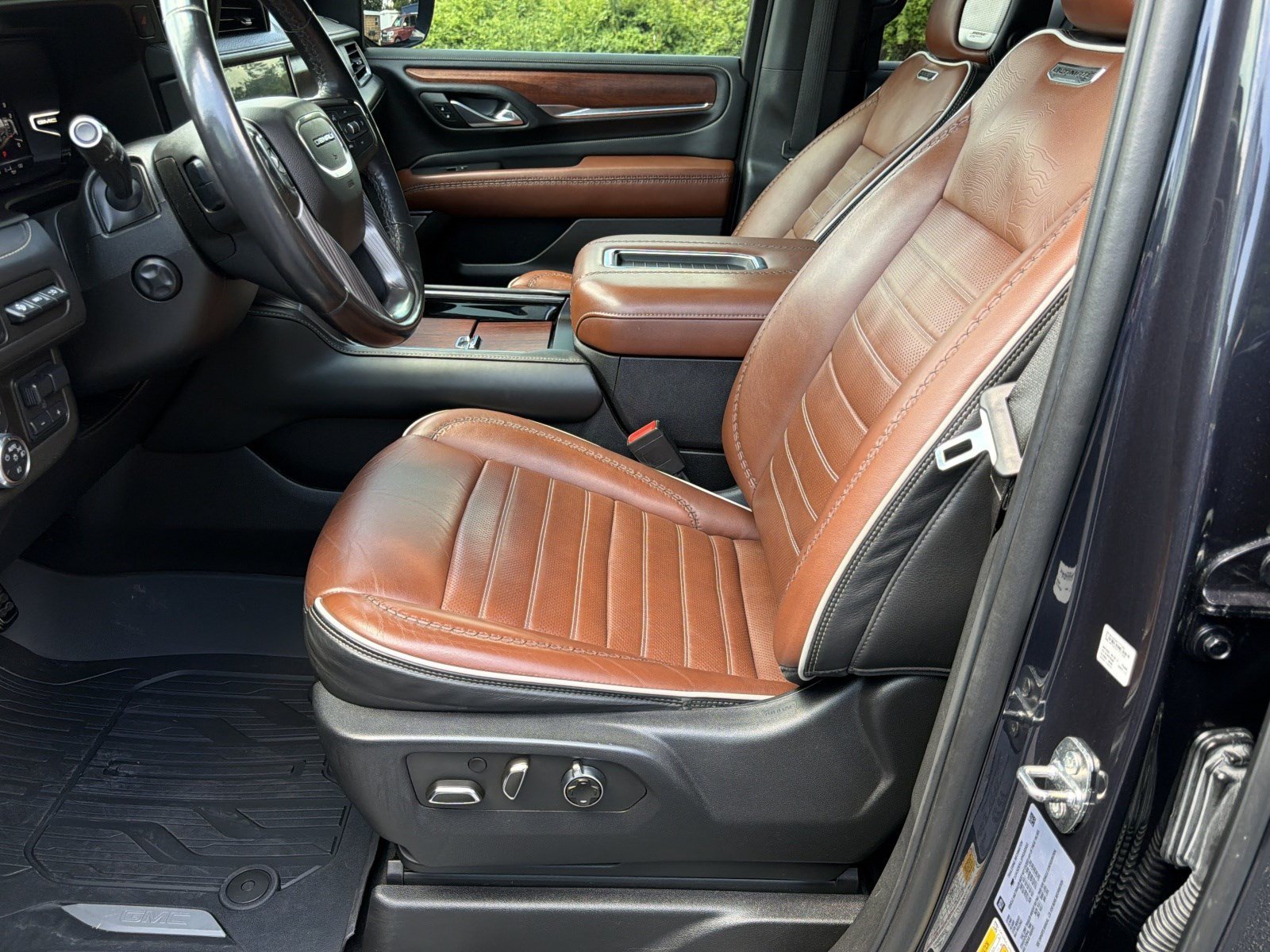 2023 GMC Yukon Denali Ultimate - Photo 9