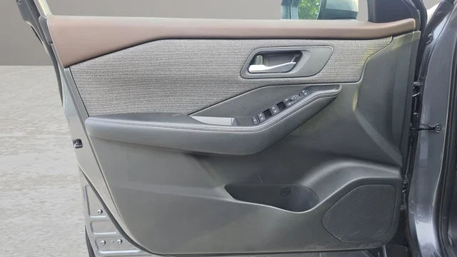 Used 2023 Gun Metallic Nissan SV image 24