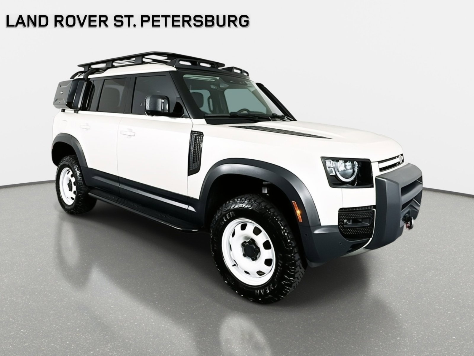 Used 2024 White Frost Land Rover S image 3