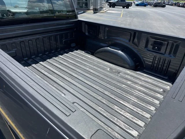 Used 2015 Magnetic Metallic Ford XL image 6