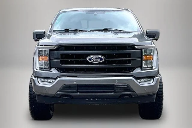 Used 2022 Gray Ford Lariat image 3