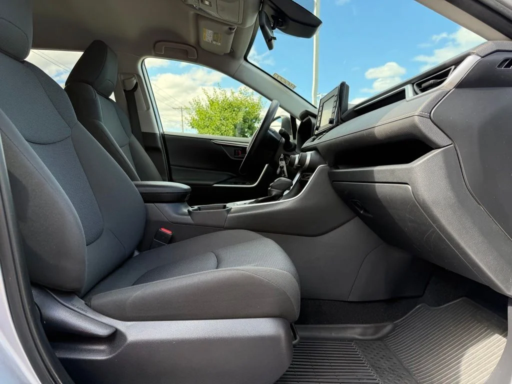 Used 2019 Silver Toyota LE image 20