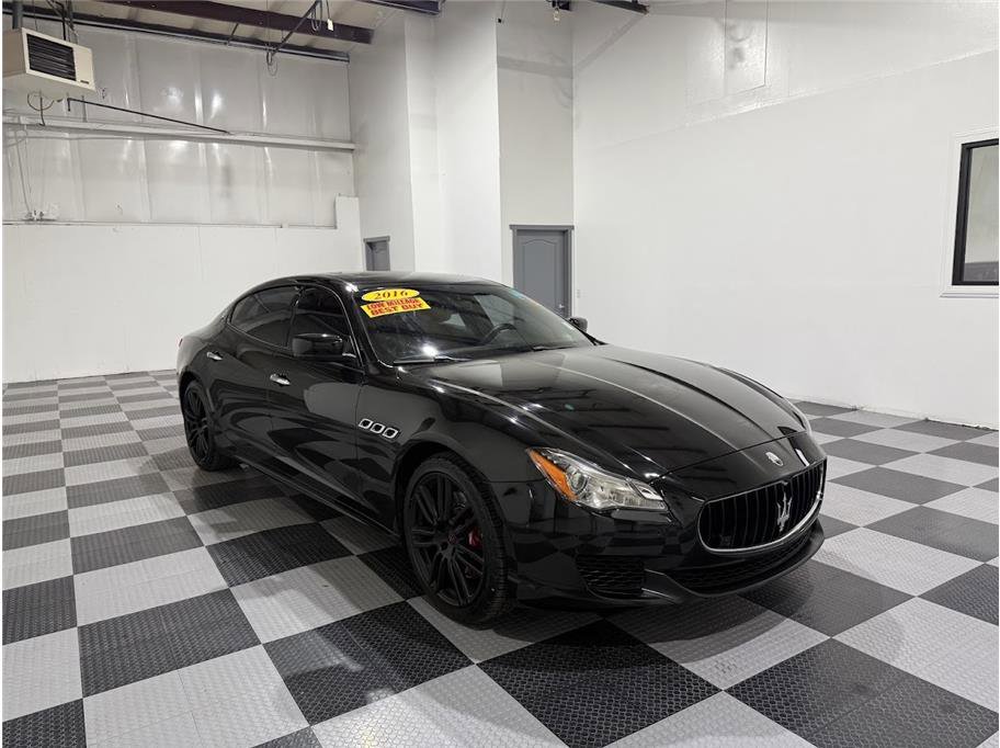 2016 Maserati Quattroporte S photo 2