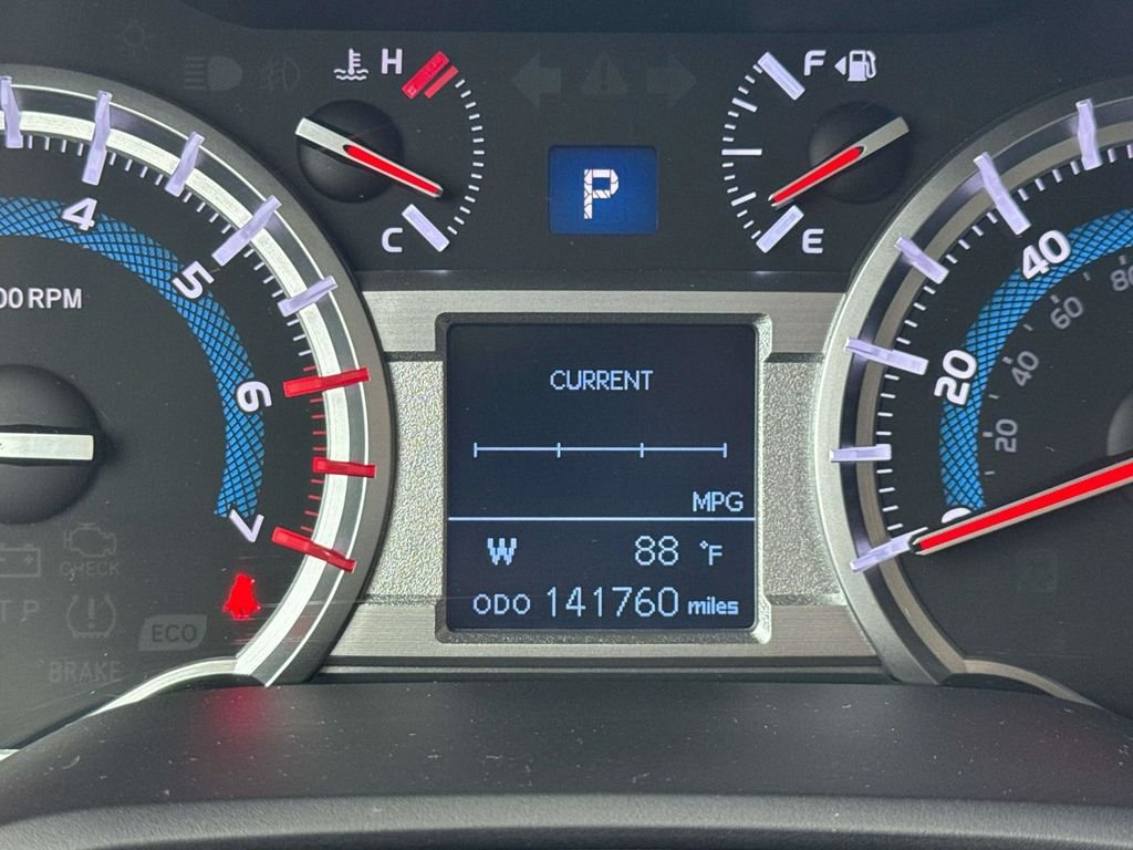 Used 2016 Black Toyota SR5 image 51