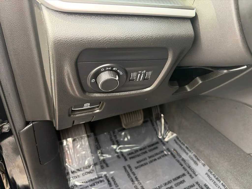 Certified Used 2023 Diamond Black Jeep Laredo image 13