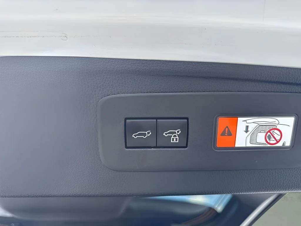 Used 2024  Lexus 550 Overtrail+ image 31