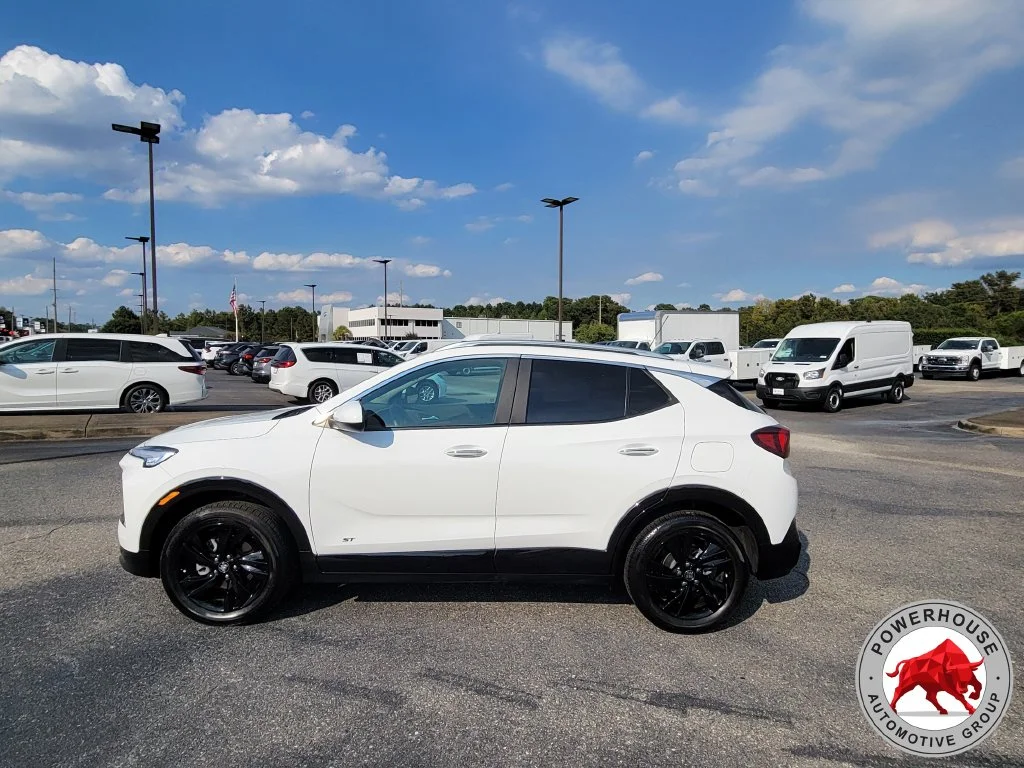Used 2025 White Buick Sport Touring image 3