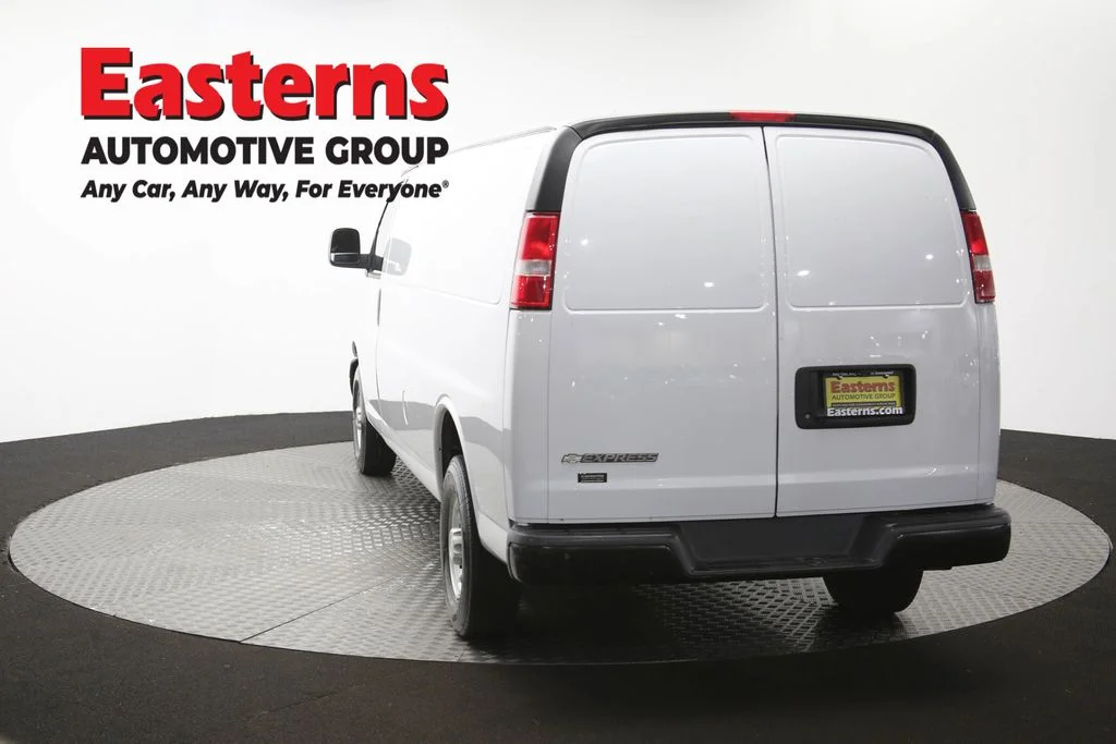 Used 2019 White Chevrolet Work Van image 33