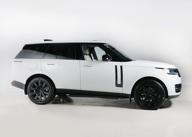 New 2026 Fuji White Land Rover SE image 29