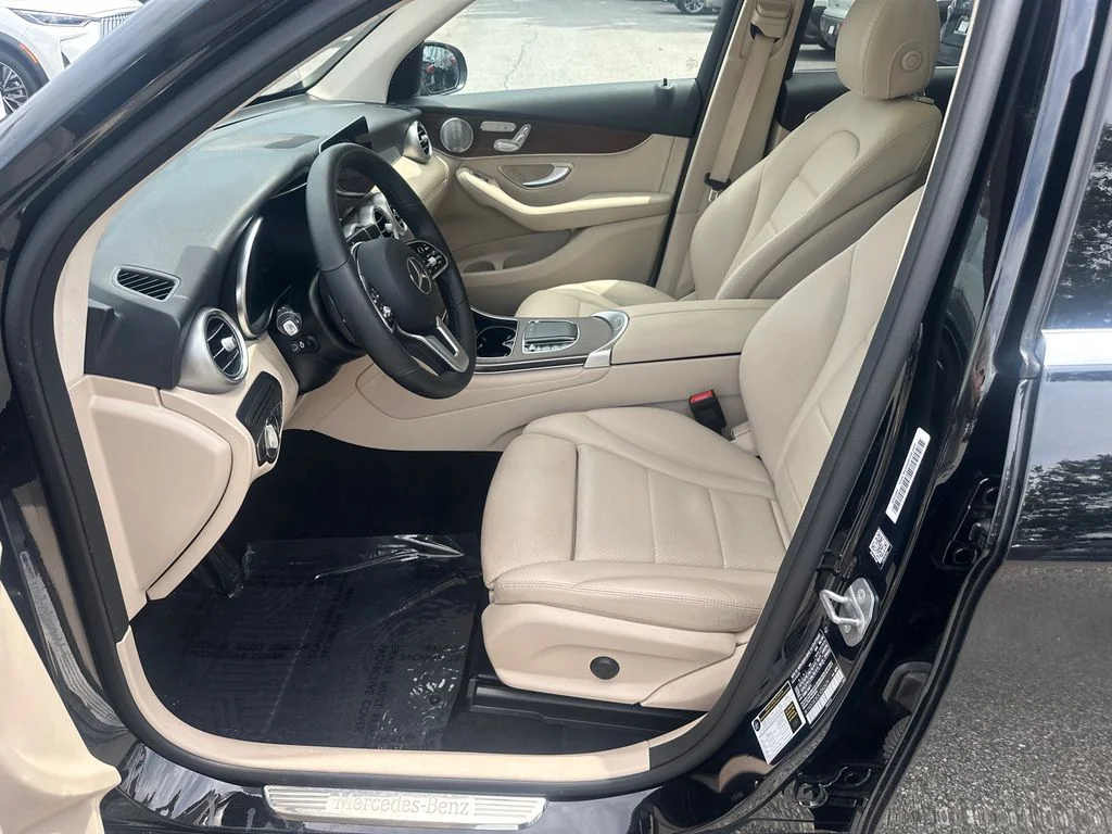 Used 2020  Mercedes-Benz GLC 300 image 9