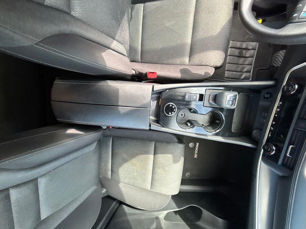 Used 2024 Gray Nissan SV image 15