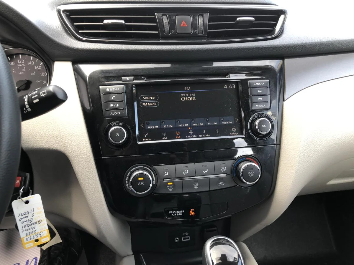Used 2023 Blue Nissan AWD S CVT image 14