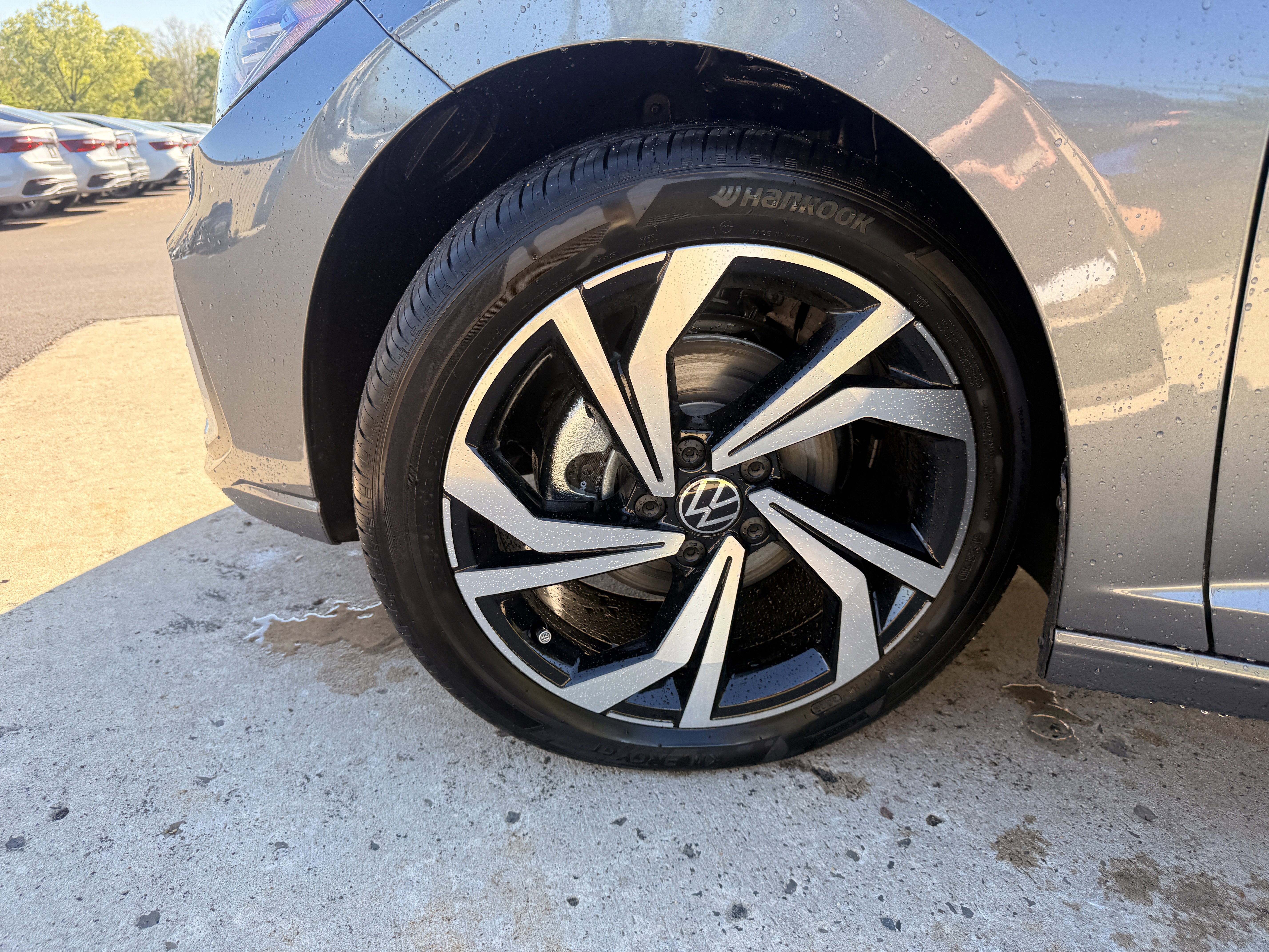 New 2026 Platinum Gray Metallic Volkswagen SEL image 19